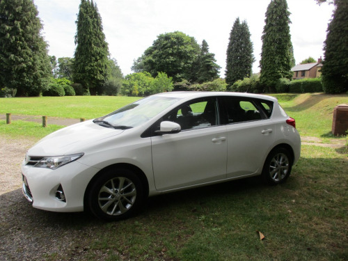 Toyota Auris  1.6 V-Matic Icon Hatchback 5dr Petrol Manual Euro 5 (132 ps)