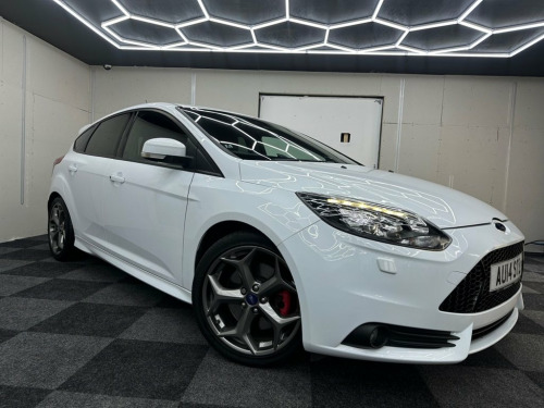 Ford Focus  2.0T EcoBoost ST-3 Hatchback 5dr Petrol Manual Eur