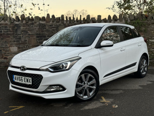 Hyundai i20  1.4 CRDi Premium Nav Hatchback 5dr Diesel Manual Euro 6 (90 ps)