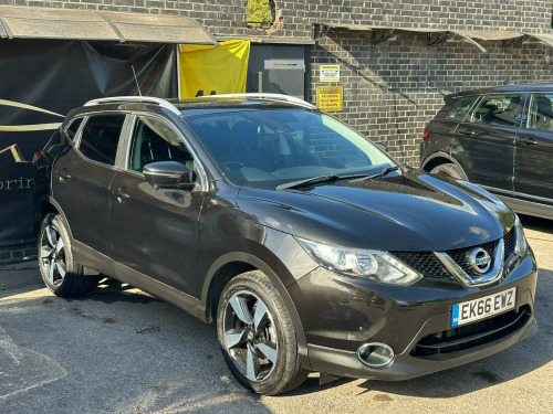 Nissan Qashqai  1.6 dCi N-Connecta XTRON 2WD Euro 6 (s/s) 5dr