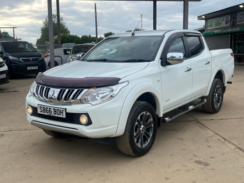 Mitsubishi L200  2.4 DI-D DC Titan Pickup Double Cab 4dr Diesel Manual 4WD Euro 6 (178 ps)