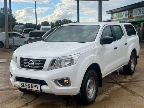 Nissan Navara  2.3 dCi Visia Pickup Double Cab 4dr Diesel Manual 4WD Euro 6 (s/s) (160 ps)