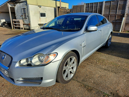 Jaguar XF  LUXURY V6 4-Door