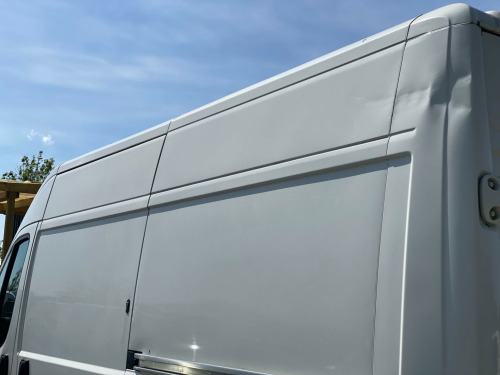 Peugeot Boxer  2.0 BlueHDi 335 Professional L3 H2 Euro 6 5dr