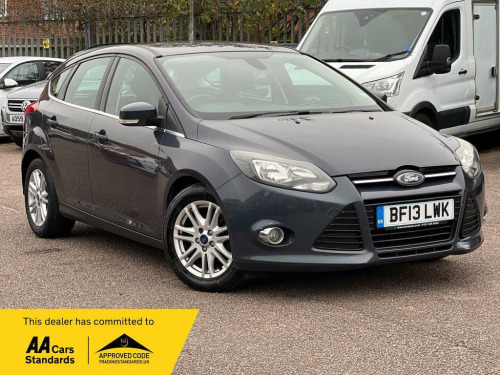 Ford Focus  1.0T EcoBoost Titanium Euro 5 (s/s) 5dr