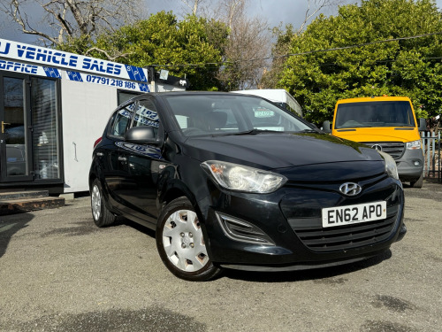 Hyundai i20  CLASSIC 5-Door 2 keys service history  