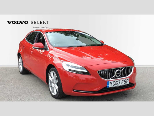 Volvo V40  T2 Inscription Manual ( Winter Pack, One Owner Full Volvo History )