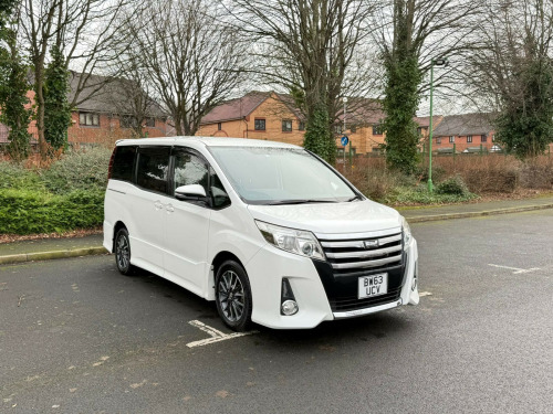 Toyota Noah  2L petrol