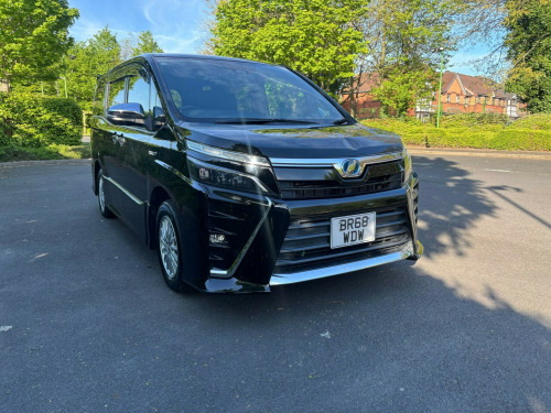 Toyota Noah 1.8L Hybrid petrol