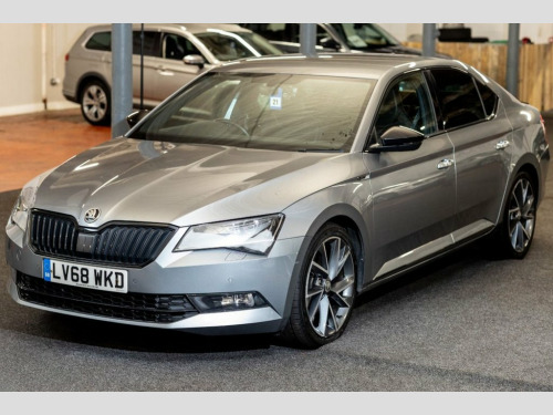 Skoda Superb  1.5 TSI ACT SportLine Plus Hatchback 5dr Petrol DS 