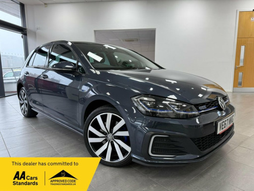 Volkswagen Golf  1.4 TSI 8.7kWh GTE Advance Hatchback 5dr Petrol Pl