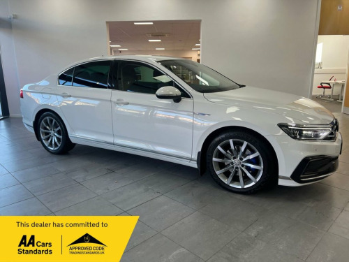 Volkswagen Passat  1.4 TSI 13kWh GTE Advance Saloon 4dr Petrol Plug-i