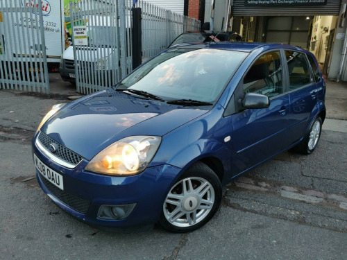 Ford Fiesta  1.6 Ghia 5dr