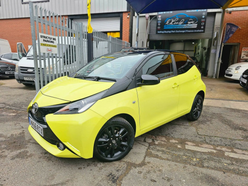 Toyota AYGO  1.0 VVT-i x-cite 3 Yellow Bi-Tone Euro 6 5dr