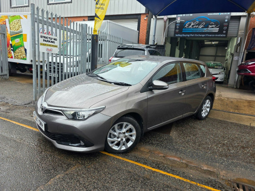 Toyota Auris  1.2 VVT-i Business Edition Euro 6 (s/s) 5dr (Safety Sense)