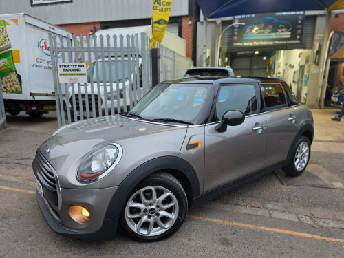 MINI Hatch  1.5 Cooper Auto Euro 6 (s/s) 5dr