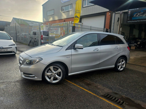 Mercedes-Benz B-Class B180 1.6 B180 BlueEfficiency Sport 7G-DCT Euro 5 (s/s) 5dr 