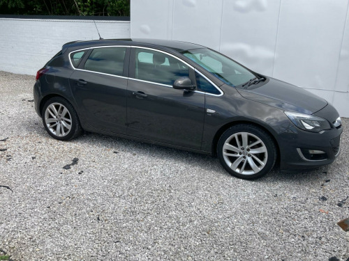 Vauxhall Astra  1.6 16v SRi Euro 5 5dr