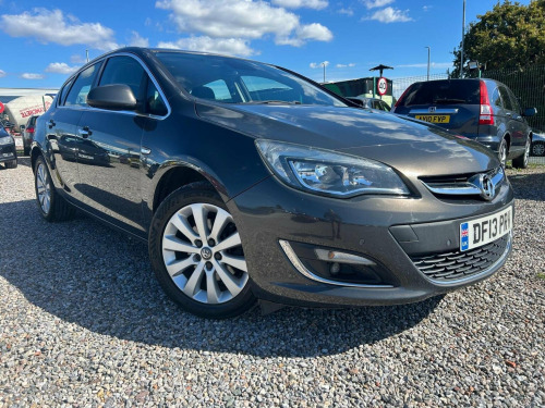 Vauxhall Astra  2.0 CDTi Elite Auto Euro 5 5dr