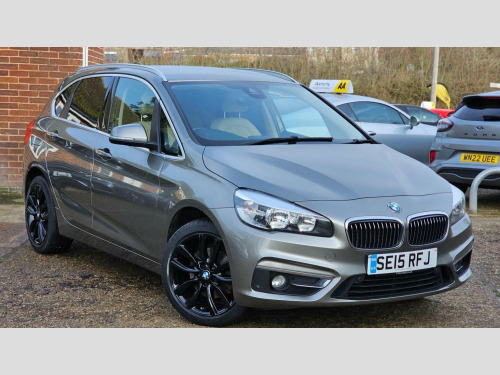 BMW 2 Series  2.0 220i Luxury Auto Euro 6 (s/s) 5dr