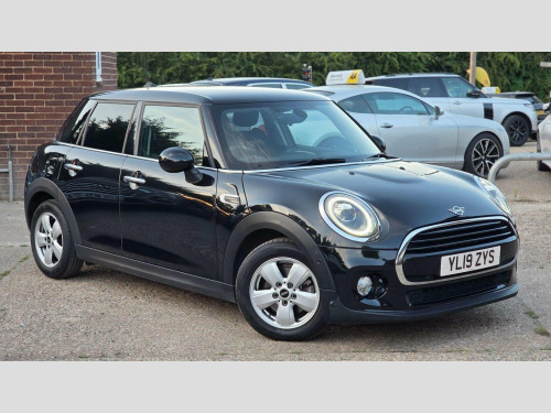 MINI Hatch  1.5 Cooper Classic Steptronic Euro 6 (s/s) 5dr