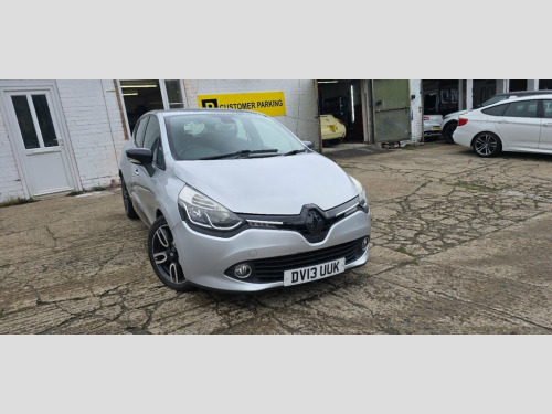Renault Clio  1.2 16V Dynamique MediaNav Hatchback 5dr Petrol Ma