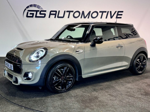 MINI Hatch  2.0 COOPER S  THREE DOOR 192 BHP + SAT NAV + JCW P