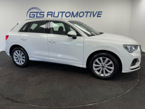 Audi Q3  1.5 TFSI CoD 35 SPORT 150 BHP + SAT NAV + APPLE CA