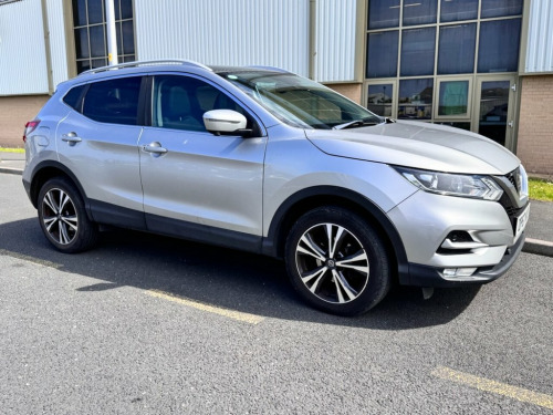Nissan Qashqai  1.5 dCi N-CONNECTA 110 BHP + SAT NAV + GLASS SUNRO