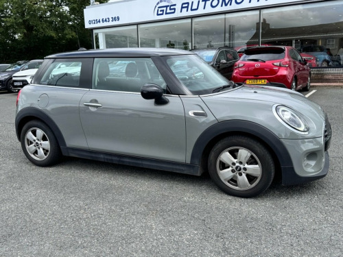 MINI Hatch  1.5 COOPER THREE DOOR 135 BHP