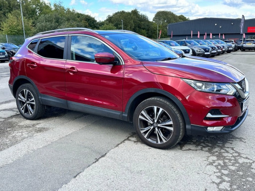 Nissan Qashqai  1.3 DIG-T N-CONNECTA 140 BHP + SAT NAV + GLASS SUN