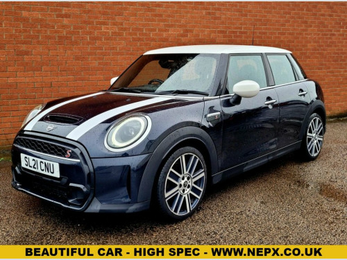 MINI Hatch  2.0 Cooper S Exclusive Hatchback 5dr Petrol Manual