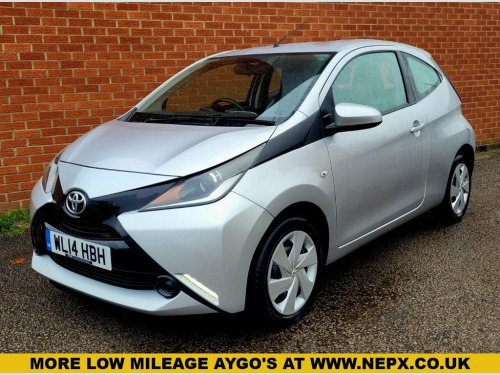 Toyota AYGO  1.0 VVT-i x-play Hatchback 3dr Petrol Manual Euro