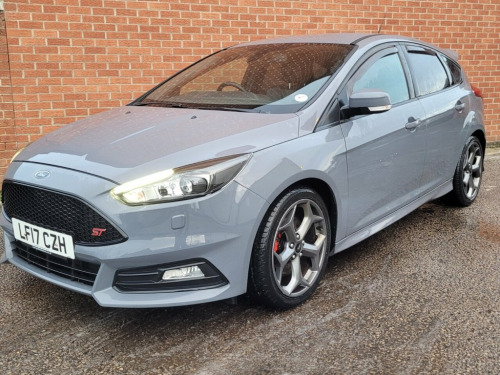 Ford Focus  2.0T EcoBoost ST-3 Hatchback 5dr Petrol Manual Eur 