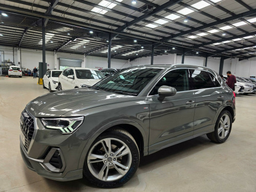 Audi Q3  1.5 TFSI CoD 35 S line S Tronic Euro 6 (s/s) 5dr