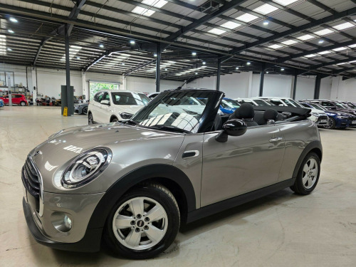 MINI Convertible  1.5 Cooper Classic Steptronic Euro 6 (s/s) 2dr