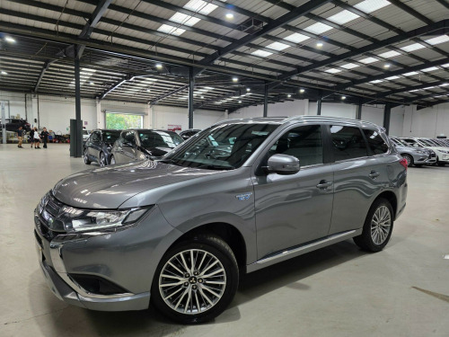 Mitsubishi Outlander  2.4h TwinMotor 13.8kWh Dynamic CVT 4WD Euro 6 (s/s) 5dr