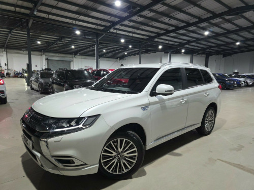 Mitsubishi Outlander  2.4h TwinMotor 13.8kWh 4h CVT 4WD Euro 6 (s/s) 5dr