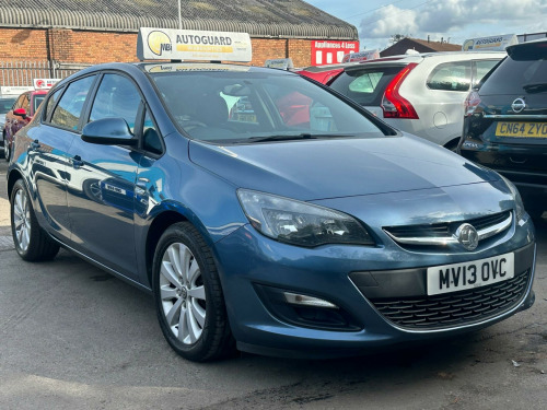 Vauxhall Astra  1.7 CDTi ecoFLEX Exclusiv Euro 5 (s/s) 5dr