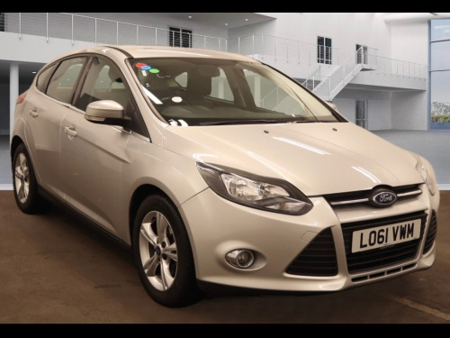 Ford Focus  1.6 Zetec Hatchback 5dr Petrol Powershift Euro 5 (125 ps)