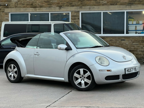Volkswagen Beetle  LUNA 8V 2-Door