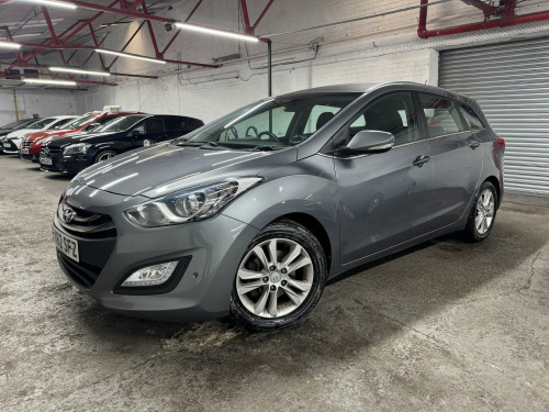 Hyundai i30  1.6 CRDi Blue Drive Style Nav Tourer Euro 5 (s/s) 5dr