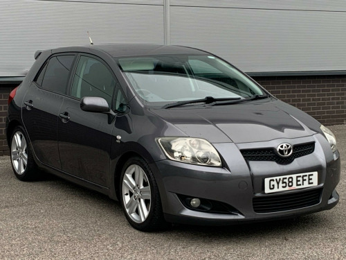 Toyota Auris  2.2 D-4D SR 180 5dr