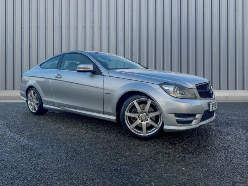 Mercedes-Benz C-Class C350 3.5 C350 V6 BlueEfficiency AMG Sport Edition 125 C