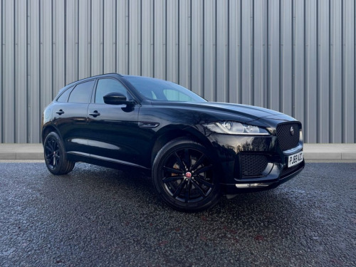 Jaguar F-PACE  2.0 D180 Chequered Flag SUV 5dr Diesel Auto AWD Eu