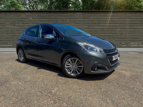 Peugeot 208  1.2 PureTech Allure Hatchback 5dr Petrol Manual Eu