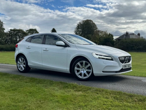 Volvo V40  2.0 D2 Inscription Hatchback 5dr Diesel Manual Eur