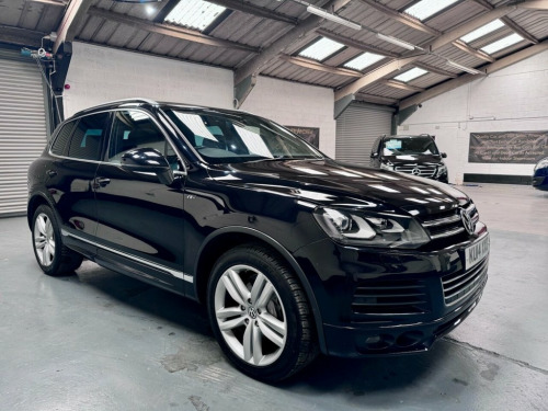 Volkswagen Touareg  3.0L V6 R-LINE TDI BLUEMOTION TECHNOLOGY 5d AUTO 2