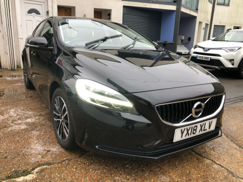 Volvo V40  T2 MOMENTUM NAV PLUS 5-Door AUTO