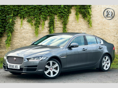 Jaguar XE  2.0d Portfolio Auto AWD Euro 6 (s/s) 4dr